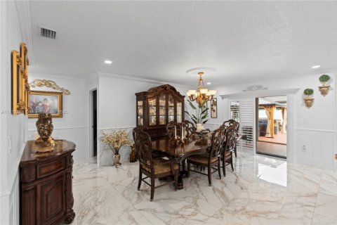 Villa ou maison à vendre à Miami, Floride: 3 chambres, 145.21 m2 № 1925307 - photo 11