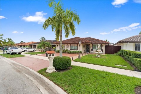 Villa ou maison à Miami, Floride 3 chambres, 145.21 m2 № 1925307