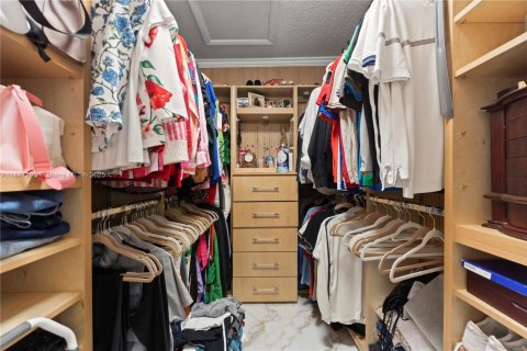 Villa ou maison à vendre à Miami, Floride: 3 chambres, 145.21 m2 № 1925307 - photo 29