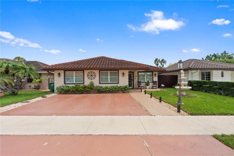 Villa ou maison à vendre à Miami, Floride: 3 chambres, 145.21 m2 № 1925307 - photo 5