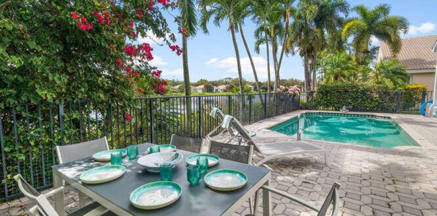 Villa ou maison à Boynton Beach, Floride 4 chambres, 240.9 m2 № 1040672