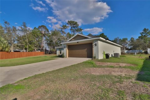 House in Ocala, Florida 3 bedrooms, 134.99 sq.m. № 1551683 - photo 2