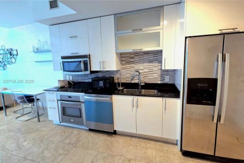 Apartment in Miami, Florida 1 bedroom, 72.93 sq.m. № 2422924 - photo 12