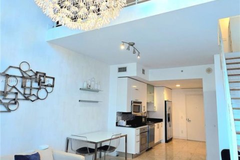 Apartment in Miami, Florida 1 bedroom, 72.93 sq.m. № 2422924 - photo 2