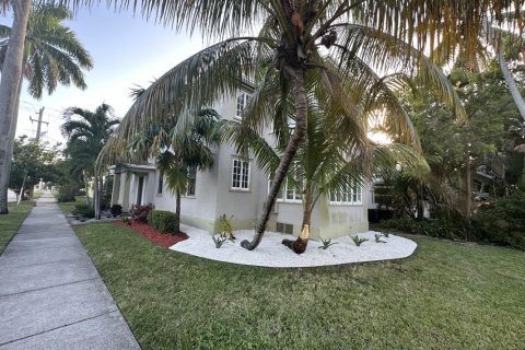Villa ou maison à louer à Hollywood, Floride: 1 chambre, 65.03 m2 № 1163198 - photo 1