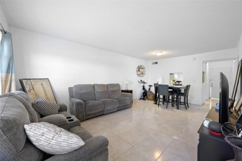 Copropriété à vendre à Aventura, Floride: 1 chambre, 74.32 m2 № 1860253 - photo 4