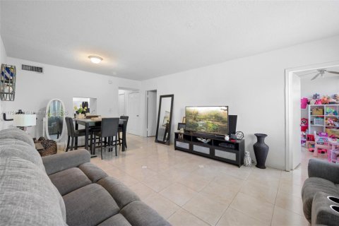 Copropriété à vendre à Aventura, Floride: 1 chambre, 74.32 m2 № 1860253 - photo 5