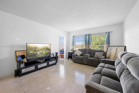 Copropriété à vendre à Aventura, Floride: 1 chambre, 74.32 m2 № 1860253 - photo 1