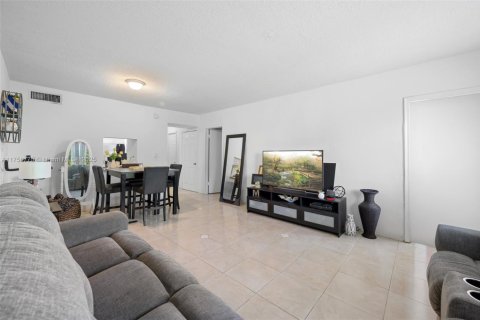 Copropriété à vendre à Aventura, Floride: 1 chambre, 74.32 m2 № 1860253 - photo 6
