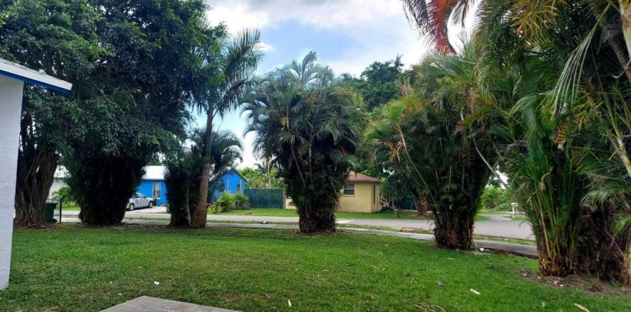Casa en Pahokee, Florida 4 dormitorios, 107.77 m2 № 1155463