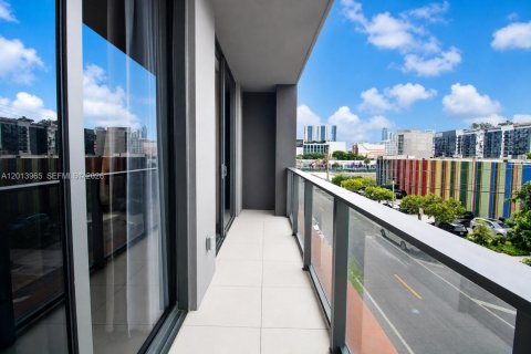 Condo in Miami, Florida, 1 bedroom № 2185863 - photo 12