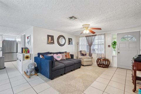 House in Holiday, Florida 3 bedrooms, 88.07 sq.m. № 2155718 - photo 4