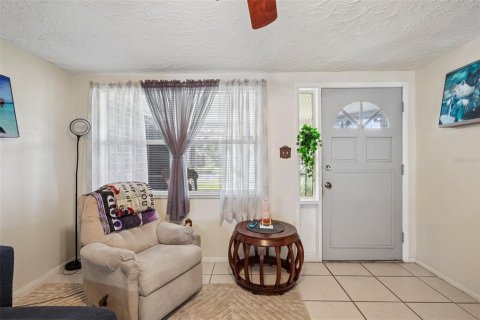 House in Holiday, Florida 3 bedrooms, 88.07 sq.m. № 2155718 - photo 2