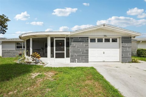 House in Holiday, Florida 3 bedrooms, 88.07 sq.m. № 2155718