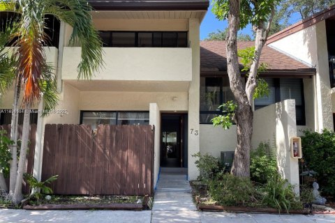 Condo in Miami, Florida, 3 bedrooms  № 1944541 - photo 3