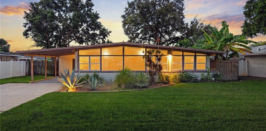 Casa en Saint Petersburg, Florida 3 dormitorios, 103.86 m2 № 2385942