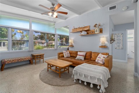 Casa en venta en Saint Petersburg, Florida, 3 dormitorios, 103.86 m2 № 2385942 - foto 14