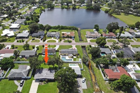 Casa en venta en Saint Petersburg, Florida, 3 dormitorios, 103.86 m2 № 2385942 - foto 2