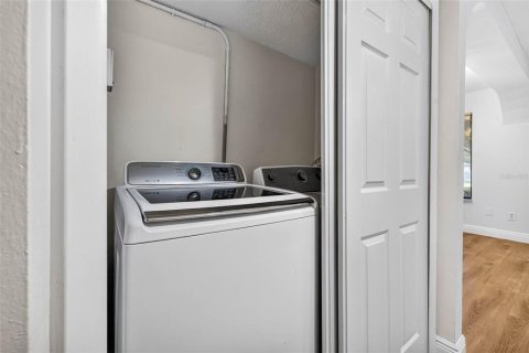 Townhouse in Tampa, Florida 3 bedrooms, 118.91 sq.m. № 2236935 - photo 21