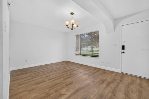 Townhouse in Tampa, Florida 3 bedrooms, 118.91 sq.m. № 2236935 - photo 13