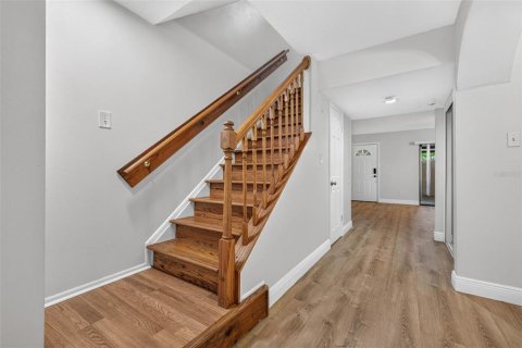 Townhouse in Tampa, Florida 3 bedrooms, 118.91 sq.m. № 2236935 - photo 15