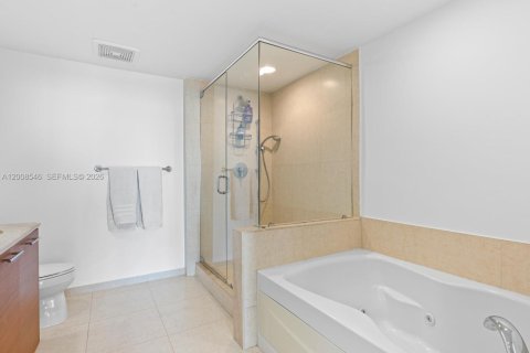 Copropriété à vendre à Miami, Floride: 2 chambres, 126.07 m2 № 2170925 - photo 23