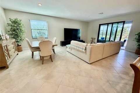 House in Venice, Florida 4 bedrooms, 189.06 sq.m. № 2134348 - photo 14