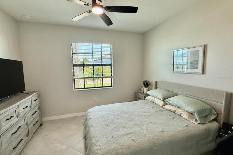 House in Venice, Florida 4 bedrooms, 189.06 sq.m. № 2134348 - photo 17