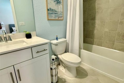 House in Venice, Florida 4 bedrooms, 189.06 sq.m. № 2134348 - photo 18