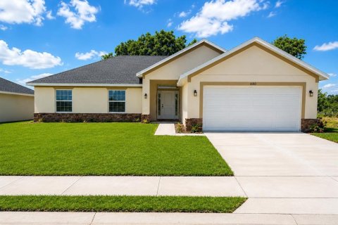 Casa en Leesburg, Florida 4 dormitorios, 163.04 m2 № 2215392