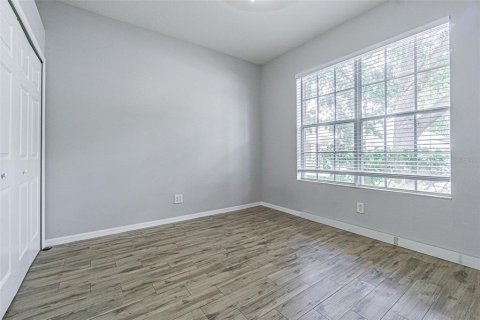 House in Temple Terrace, Florida 4 bedrooms, 178.56 sq.m. № 2199977 - photo 13