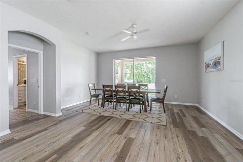 House in Temple Terrace, Florida 4 bedrooms, 178.56 sq.m. № 2199977 - photo 8