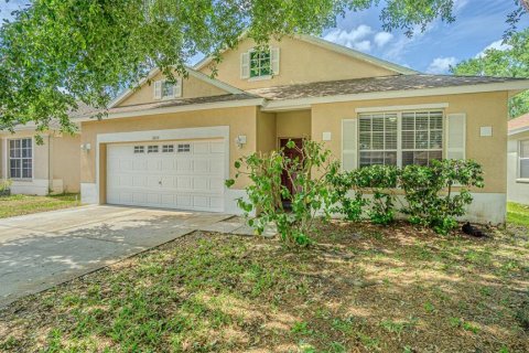 House in Temple Terrace, Florida 4 bedrooms, 178.56 sq.m. № 2199977 - photo 23