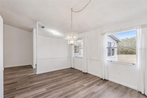 Купить кондоминиум в Лисбург, Флорида 7 комнат, 137.68м2, № 2098854 - фото 9