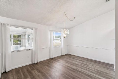 Купить кондоминиум в Лисбург, Флорида 7 комнат, 137.68м2, № 2098854 - фото 8