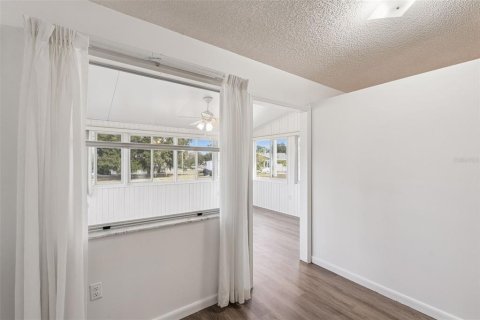 Купить кондоминиум в Лисбург, Флорида 7 комнат, 137.68м2, № 2098854 - фото 22