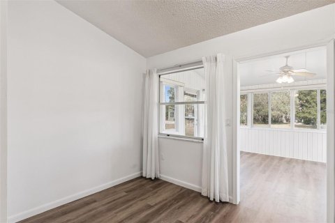 Купить кондоминиум в Лисбург, Флорида 7 комнат, 137.68м2, № 2098854 - фото 23
