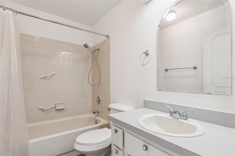 Купить кондоминиум в Лисбург, Флорида 7 комнат, 137.68м2, № 2098854 - фото 18