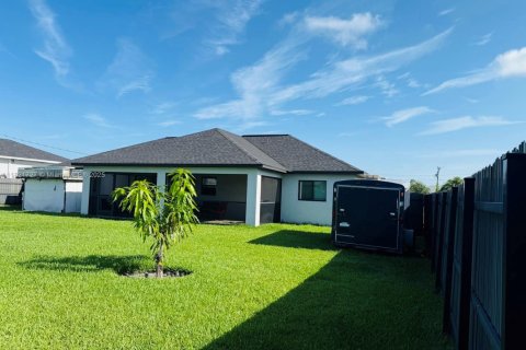 Villa ou maison à louer à Cape Coral, Floride: 4 chambres, 152.55 m2 № 1977206 - photo 29