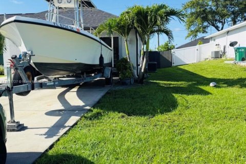 Villa ou maison à louer à Cape Coral, Floride: 4 chambres, 152.55 m2 № 1977206 - photo 26