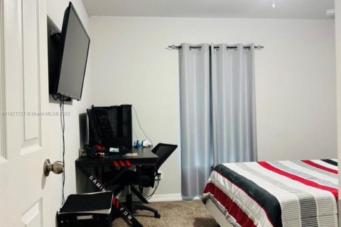 Villa ou maison à louer à Cape Coral, Floride: 4 chambres, 152.55 m2 № 1977206 - photo 19