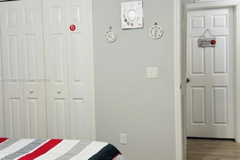 Villa ou maison à louer à Cape Coral, Floride: 4 chambres, 152.55 m2 № 1977206 - photo 20