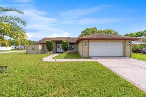 House in Hudson, Florida 3 bedrooms, 143.81 sq.m. № 1912198 - photo 3