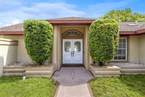House in Hudson, Florida 3 bedrooms, 143.81 sq.m. № 1912198 - photo 5