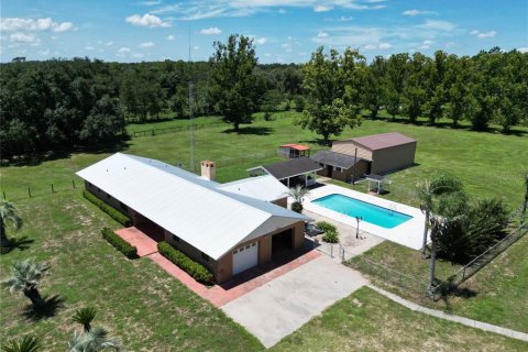 House in Belleview, Florida 3 bedrooms, 171.87 sq.m. № 2259134