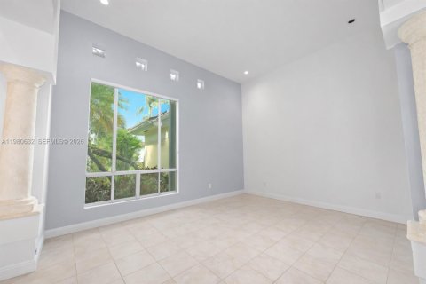 House in Palmetto Bay, Florida 5 bedrooms, 329.8 sq.m. № 2043871 - photo 11