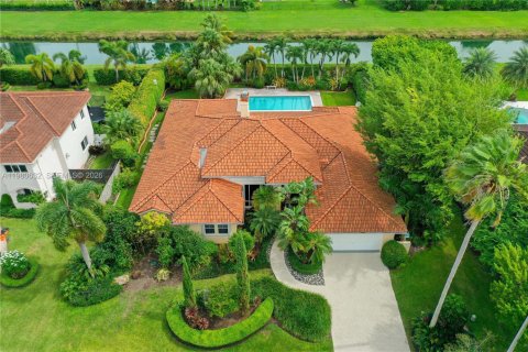 House in Palmetto Bay, Florida 5 bedrooms, 329.8 sq.m. № 2043871 - photo 5