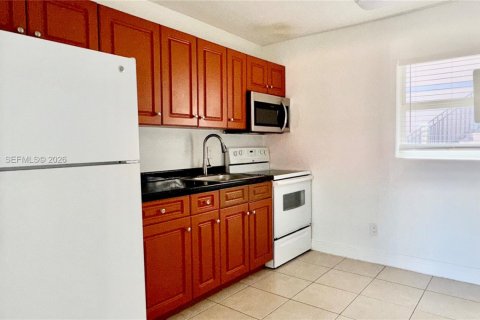 Immobilier commercial à vendre à Fort Lauderdale, Floride № 2153067 - photo 9