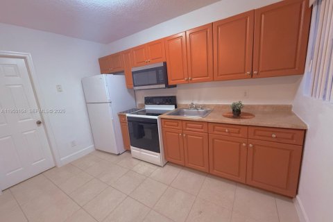 Immobilier commercial à vendre à Fort Lauderdale, Floride № 2153067 - photo 11
