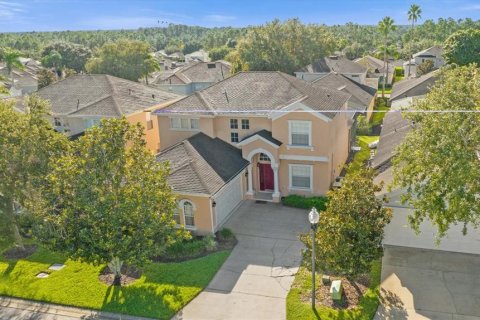 House in Davenport, Florida 5 bedrooms, 231.05 sq.m. № 1353260 - photo 2